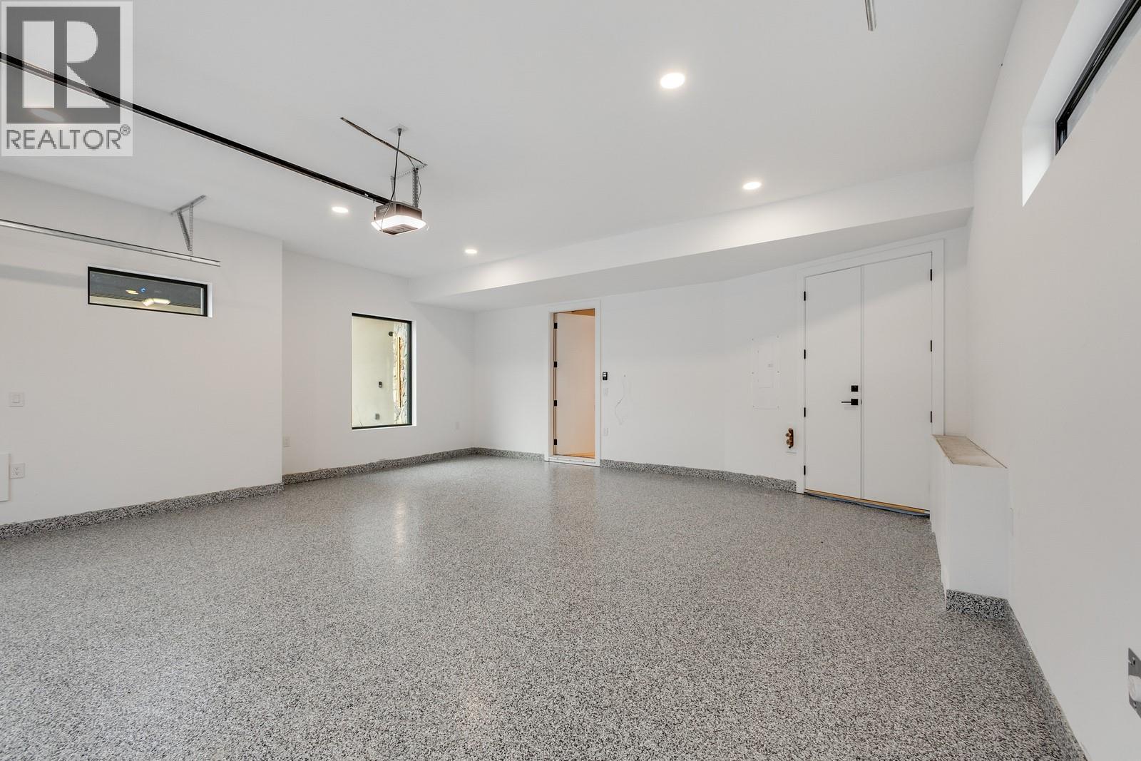 1122 Pearcy Court, Kelowna