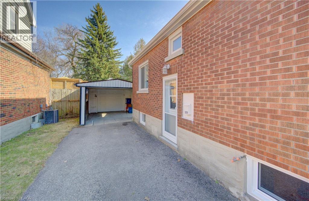 329 GUELPH Street, Kitchener, Ontario N2H5X2 - Photo 5