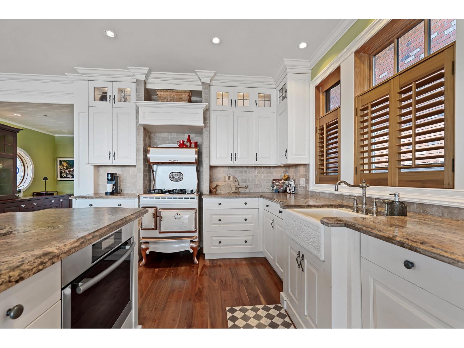 15188 COLUMBIA AVENUE, White Rock