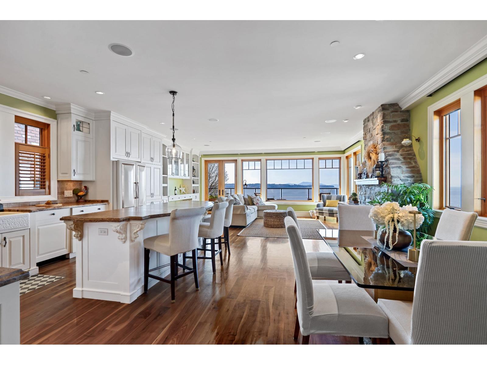 15188 COLUMBIA AVENUE, White Rock