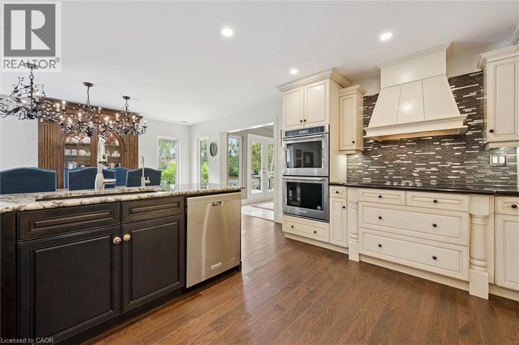 882-888 FAIRWAY Road N - 14