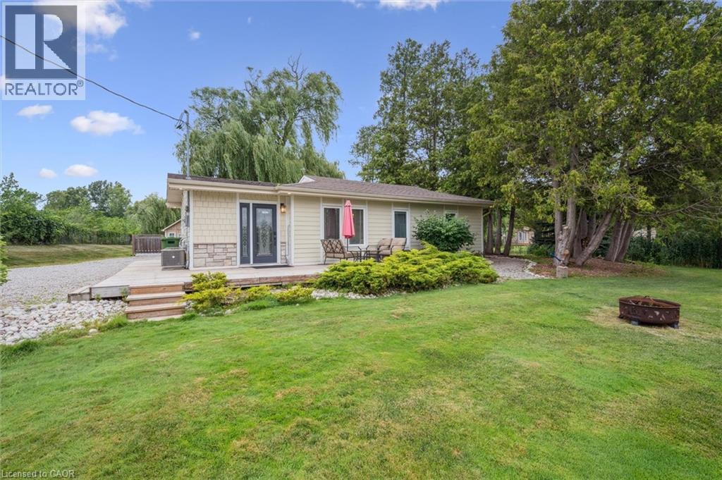 882-888 FAIRWAY Road N - 27