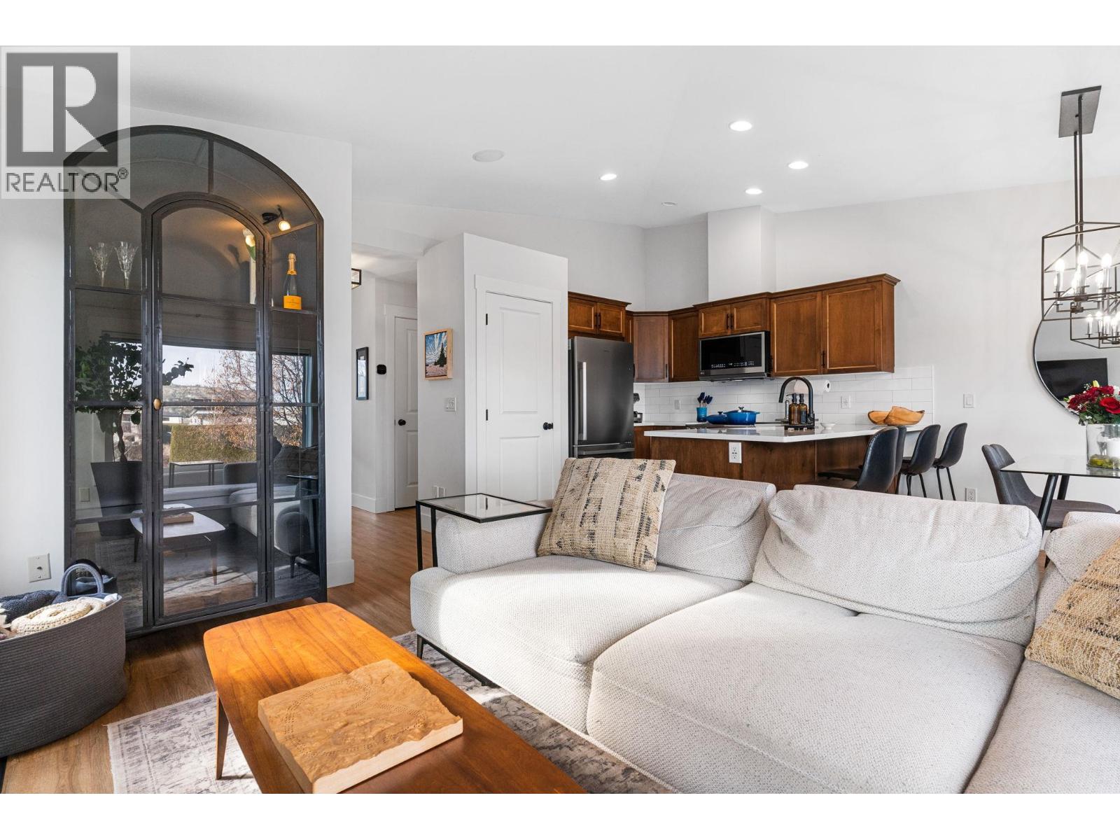 #9 225 GLEN PARK DRIVE - 5