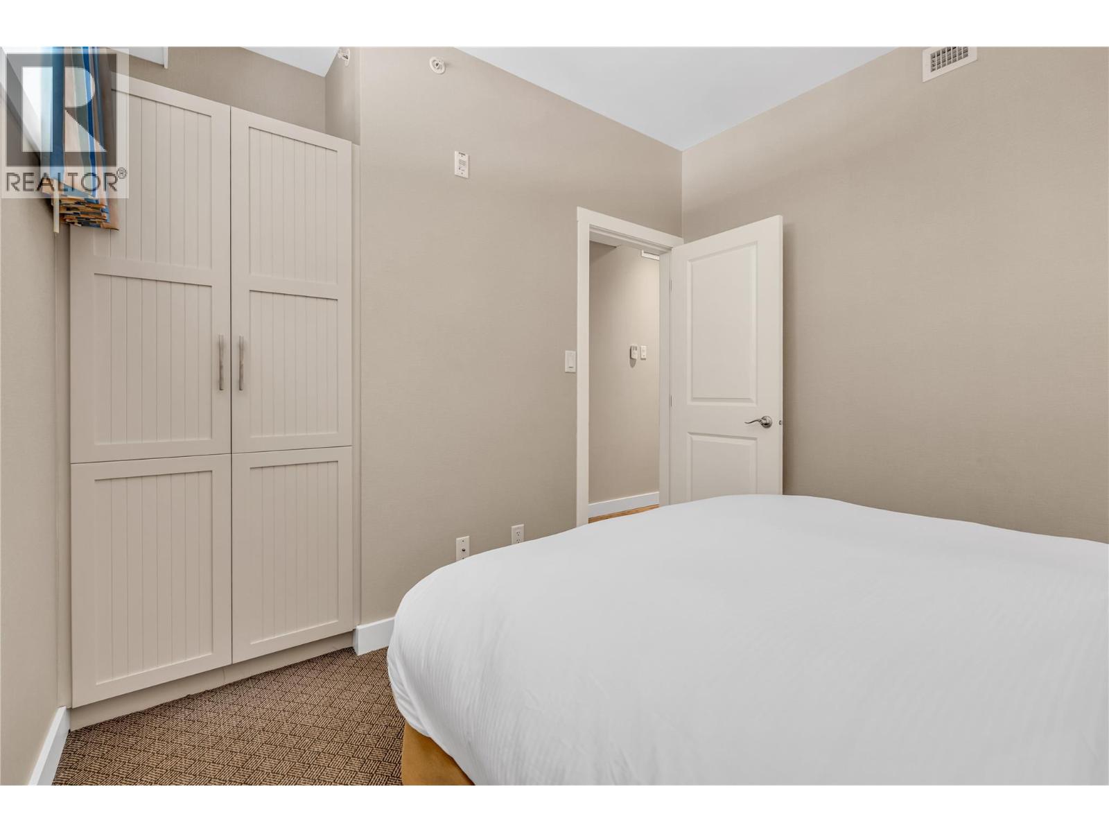 #370 13011 Lakeshore Drive S - 10