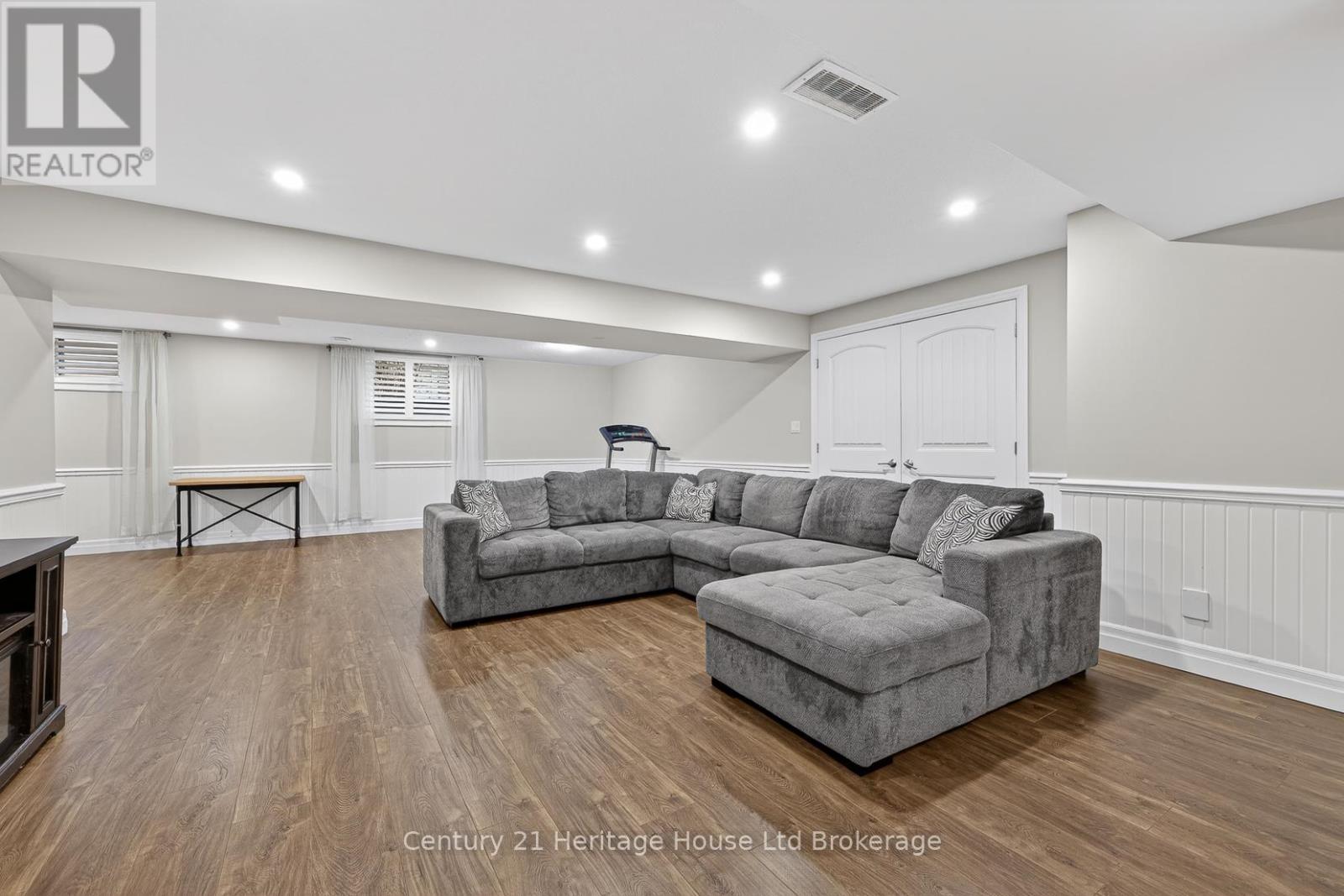 54 WESTVIEW COURT — photo 25