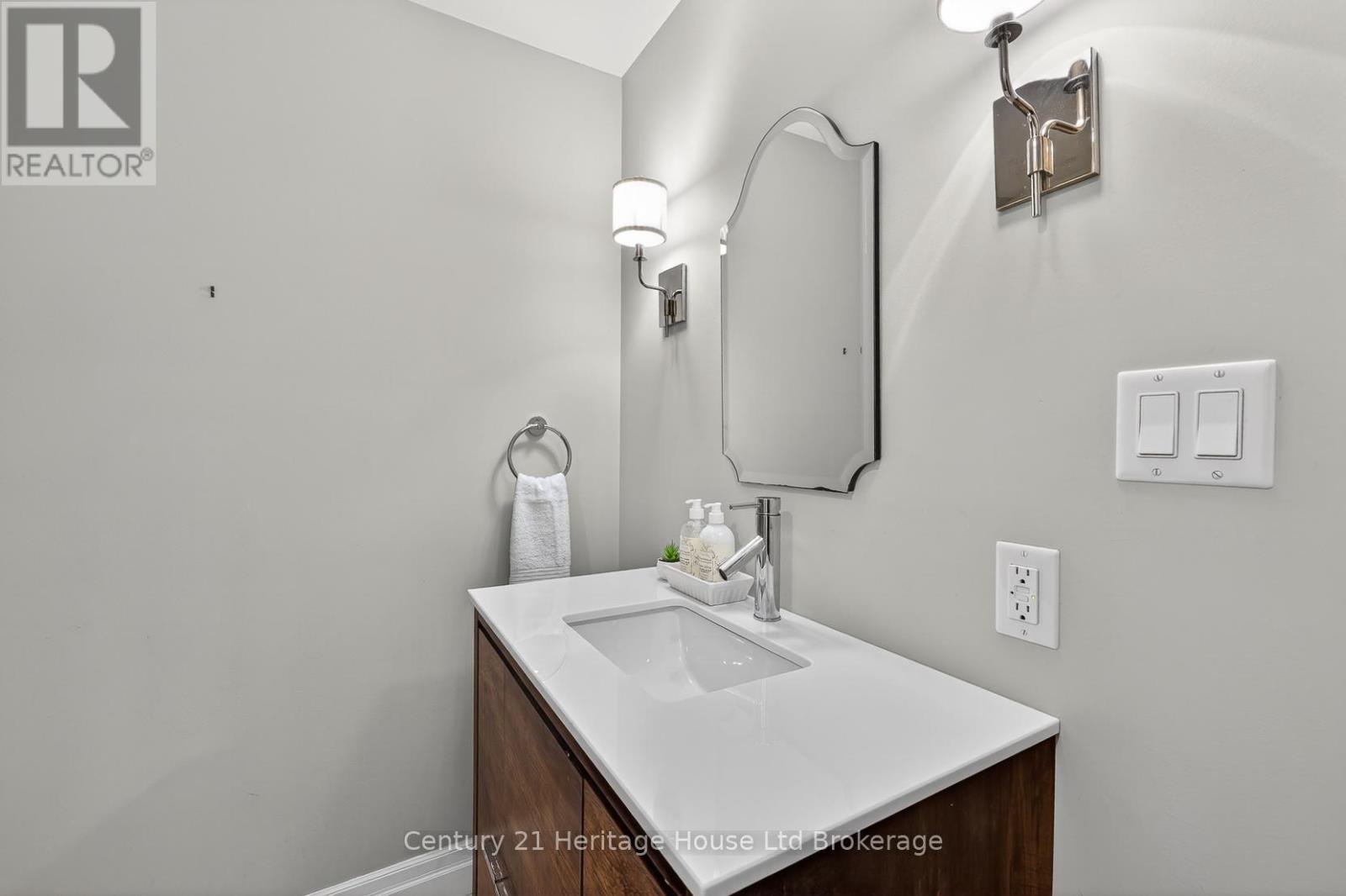 54 WESTVIEW COURT — photo 31