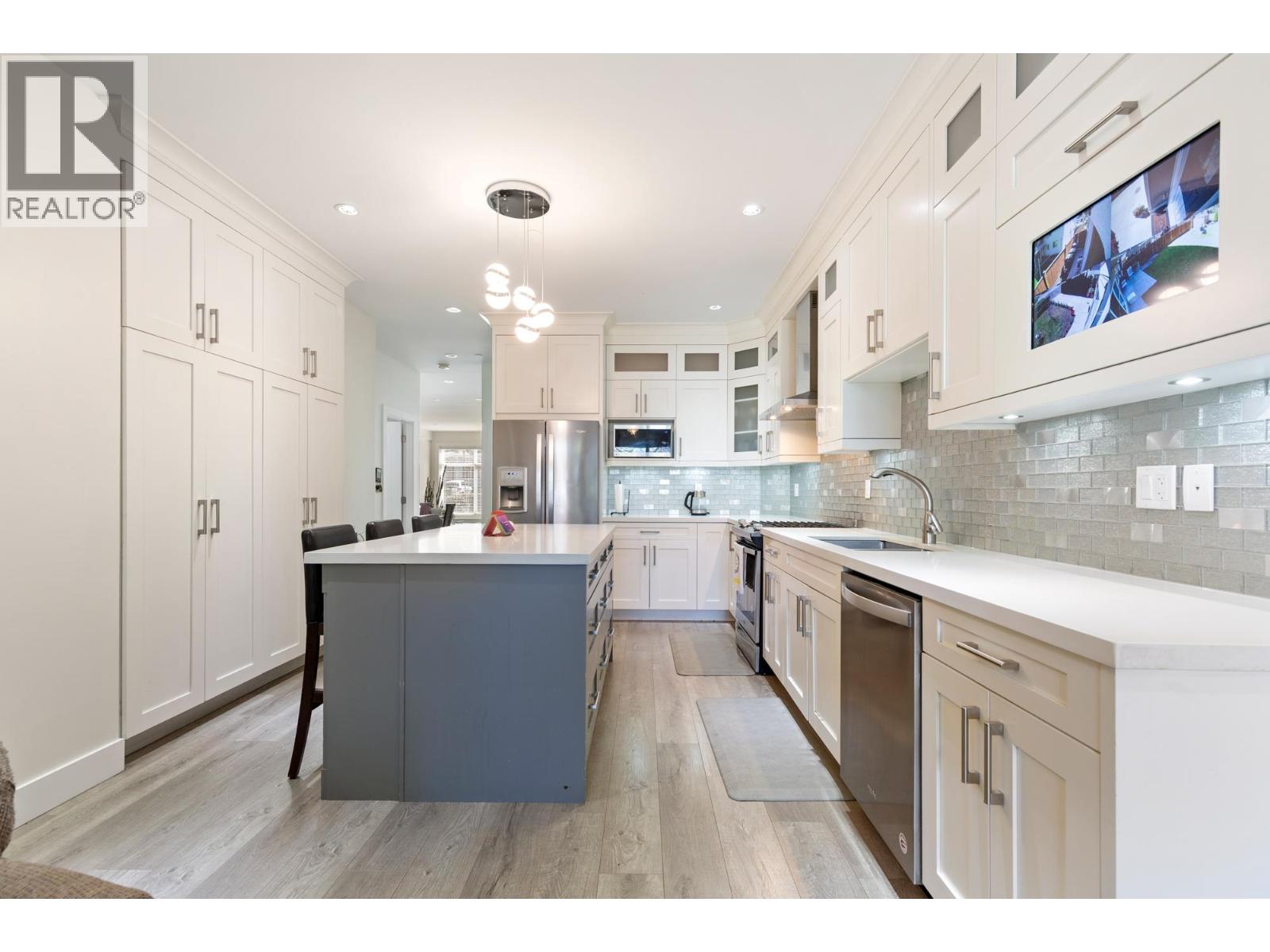 1945 MORGAN AVENUE — photo 13