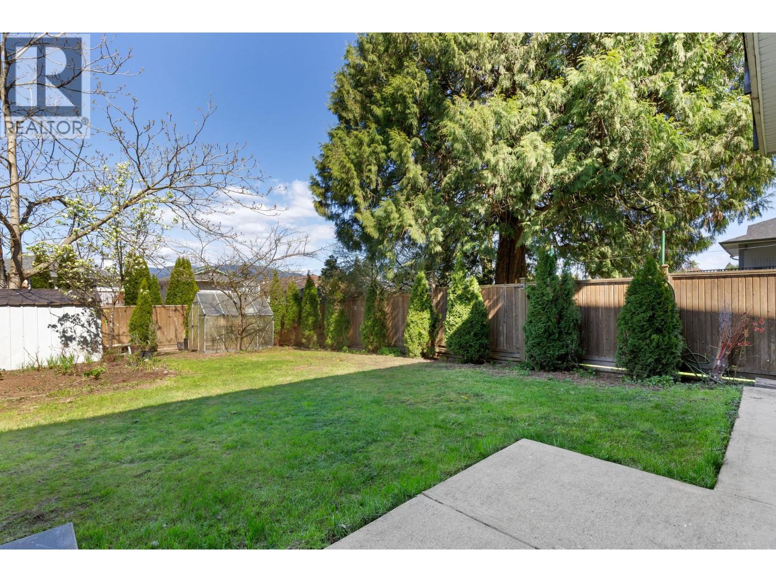 1945 MORGAN AVENUE — photo 37