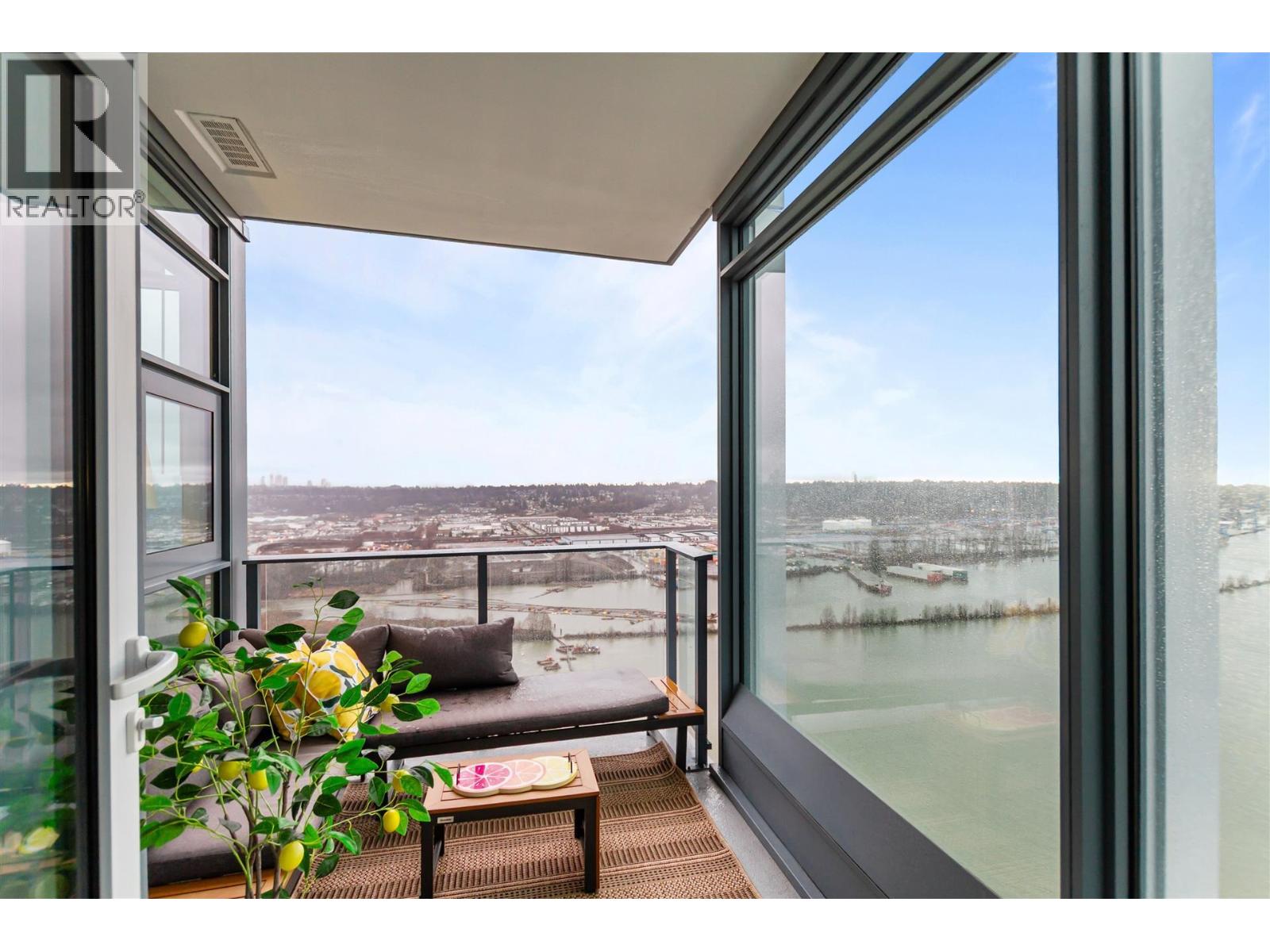 3208 680 QUAYSIDE DRIVE, New Westminster