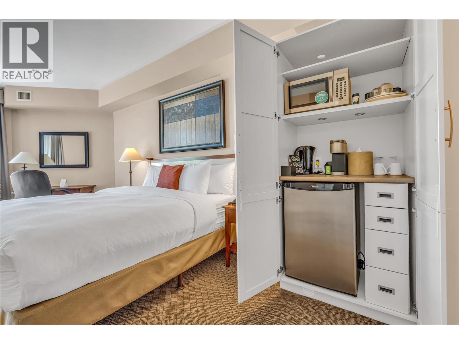 #410/411 12811 LAKESHORE DRIVE S - 11