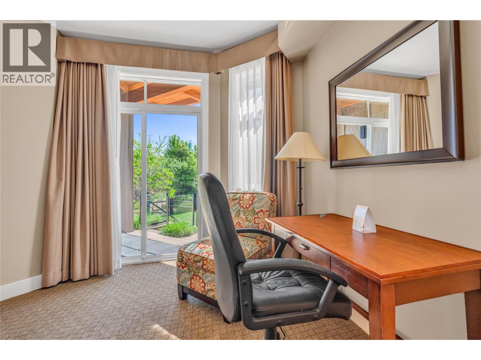 #410/411 12811 Lakeshore Drive S - 19