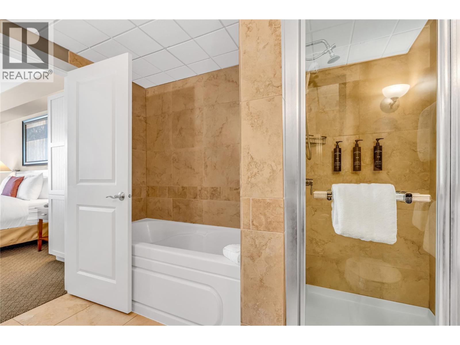 #410/411 12811 LAKESHORE DRIVE S - 21