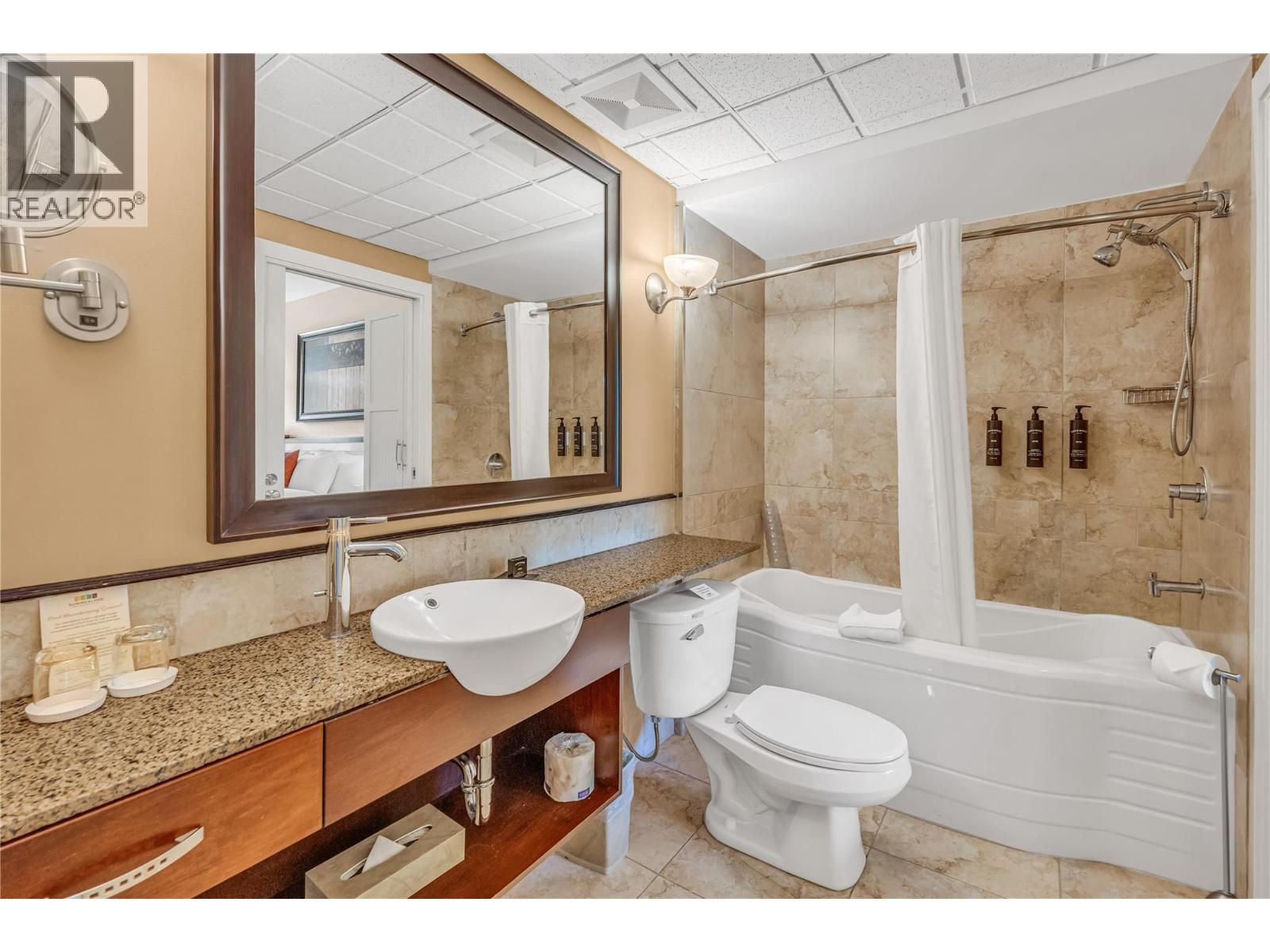 #410/411 12811 Lakeshore Drive S - 9