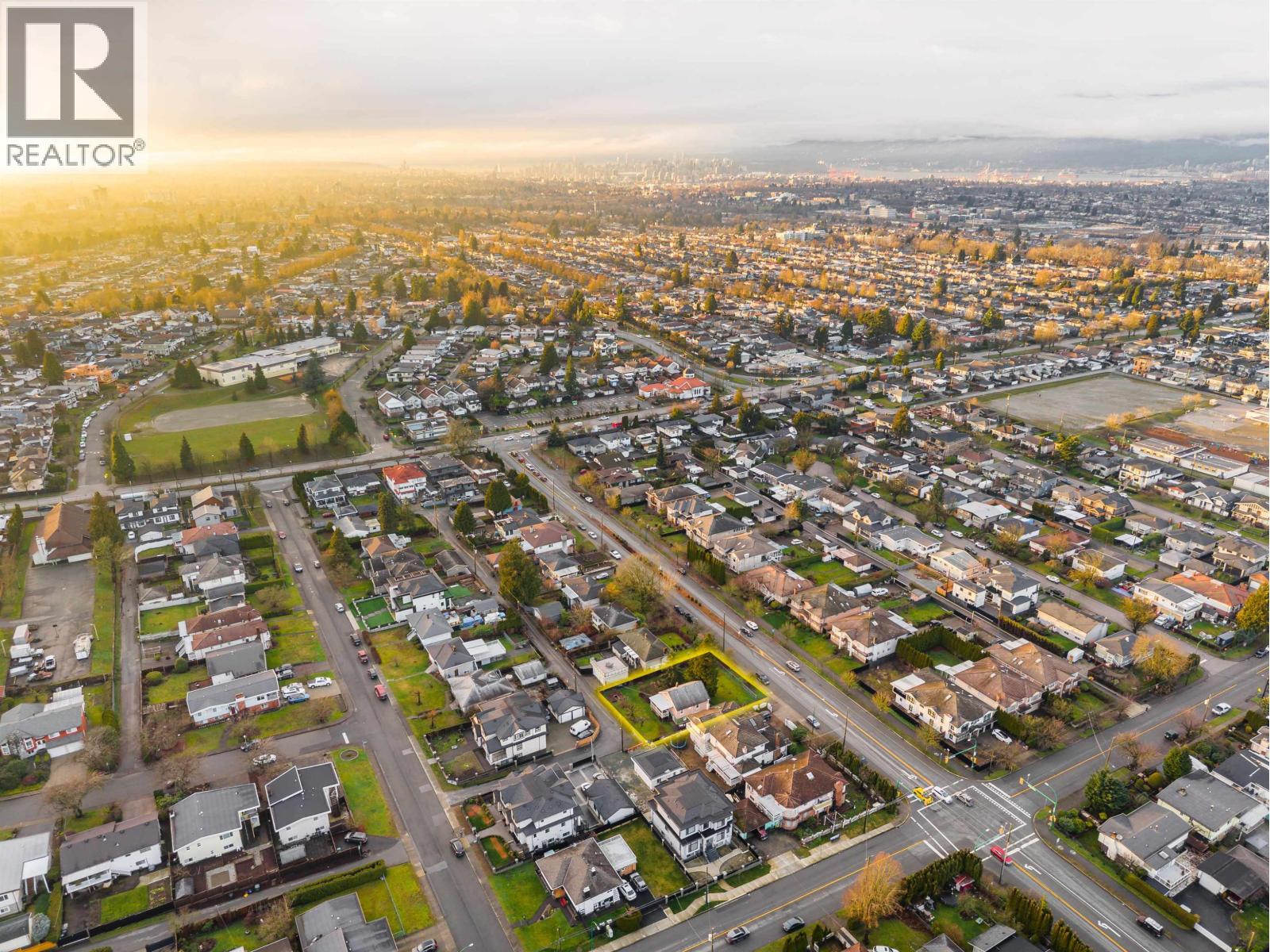 3786 MOSCROP STREET, Burnaby