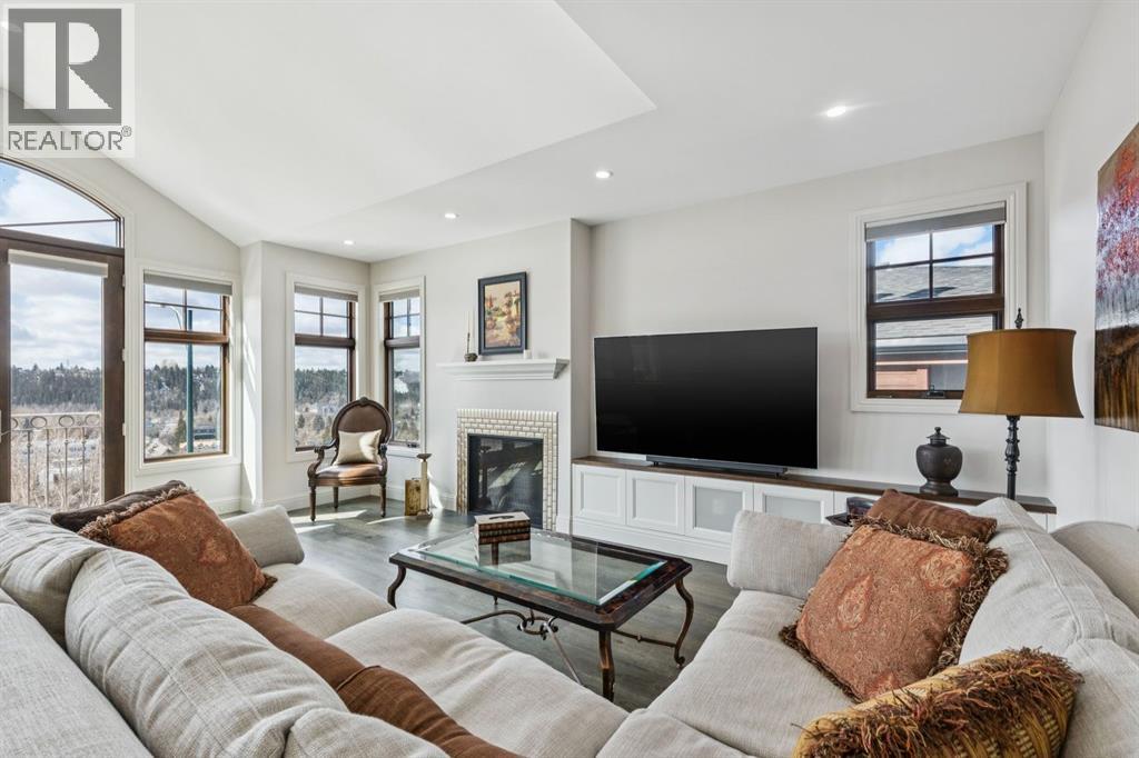 Single Family House for Sale in  Toronto Crescent NW St Andrews Heights Calgary 