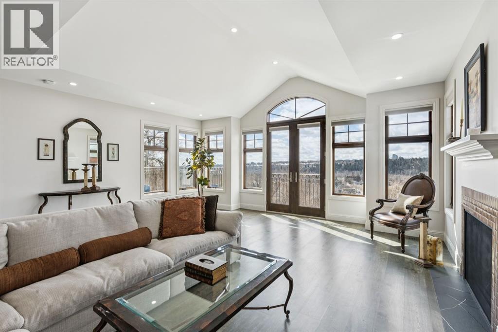 Single Family House for Sale in  Toronto Crescent NW St Andrews Heights Calgary 