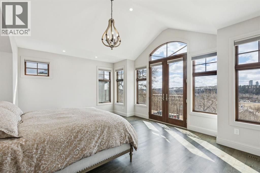 Single Family House for Sale in  Toronto Crescent NW St Andrews Heights Calgary 