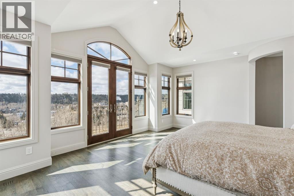 Single Family House for Sale in  Toronto Crescent NW St Andrews Heights Calgary 