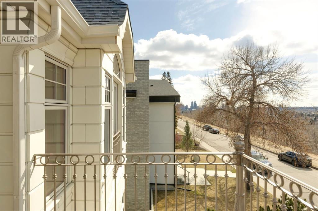 Single Family House for Sale in  Toronto Crescent NW St Andrews Heights Calgary 