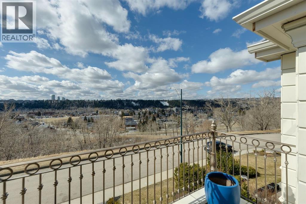 Single Family House for Sale in  Toronto Crescent NW St Andrews Heights Calgary 