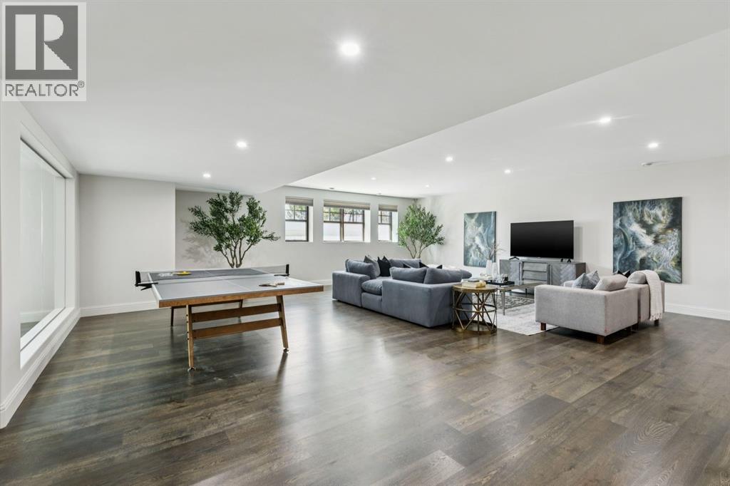 Single Family House for Sale in  Toronto Crescent NW St Andrews Heights Calgary 