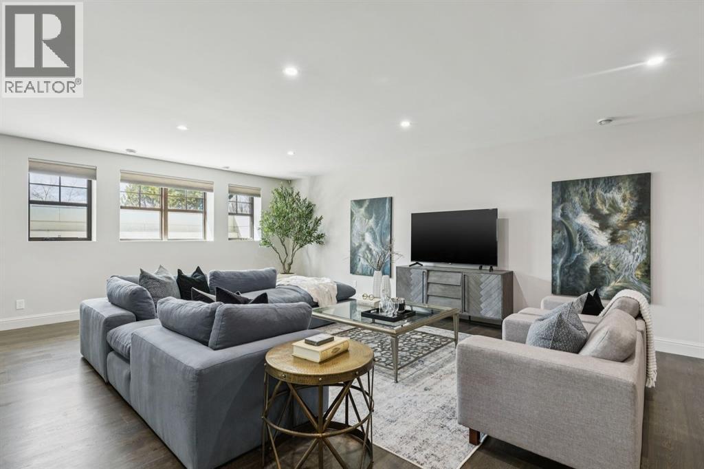 Single Family House for Sale in  Toronto Crescent NW St Andrews Heights Calgary 