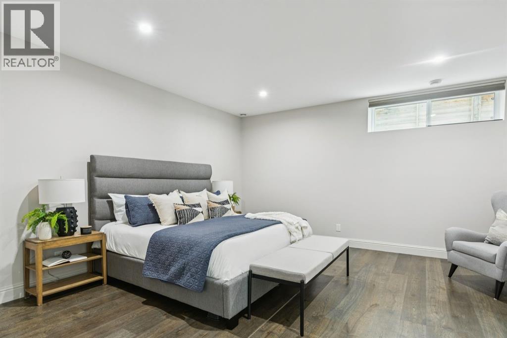 Single Family House for Sale in  Toronto Crescent NW St Andrews Heights Calgary 