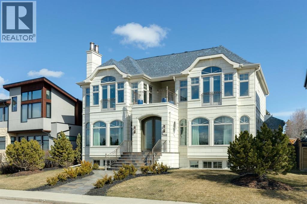 Single Family House for Sale in  Toronto Crescent NW St Andrews Heights Calgary 