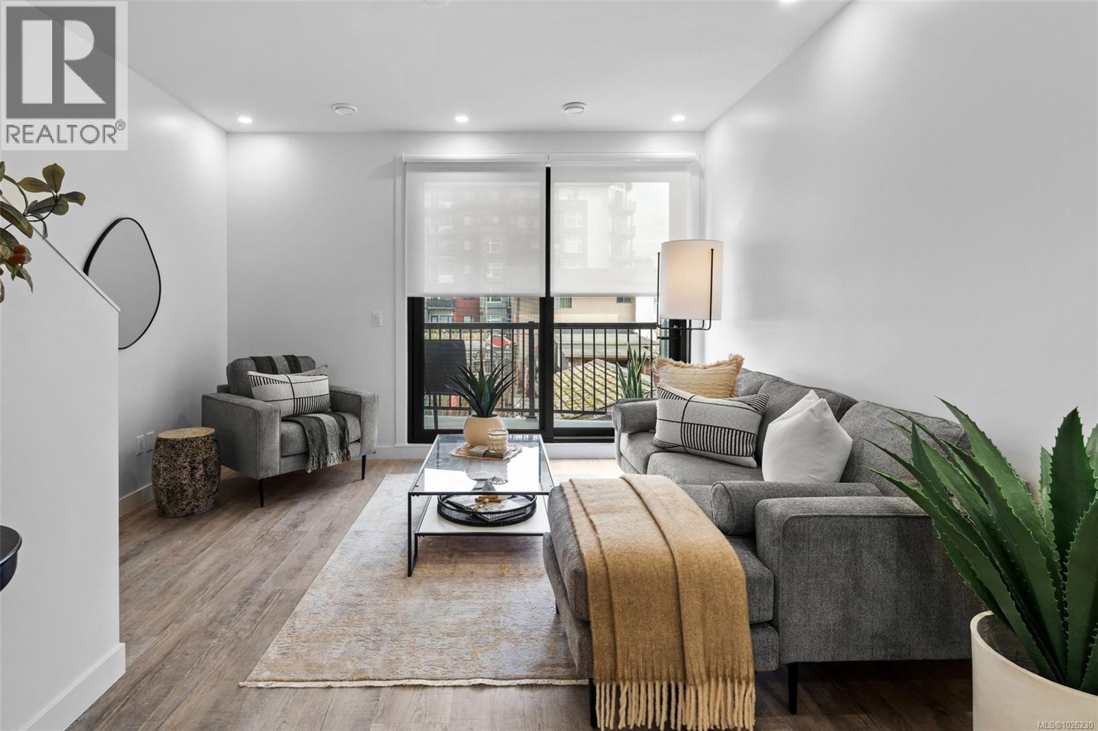 #134 916 Orono Ave - 9