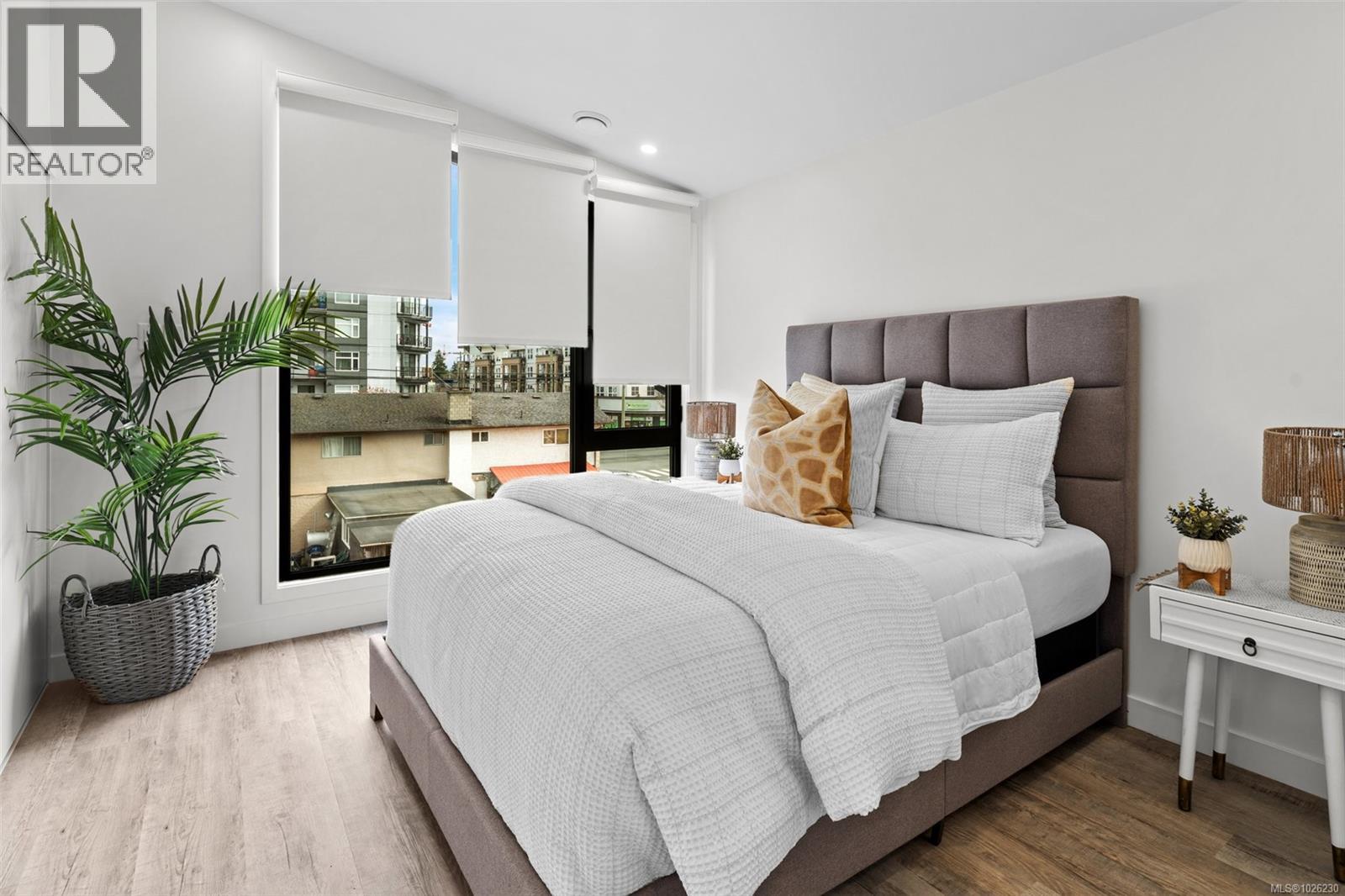 #134 916 ORONO AVE - 19