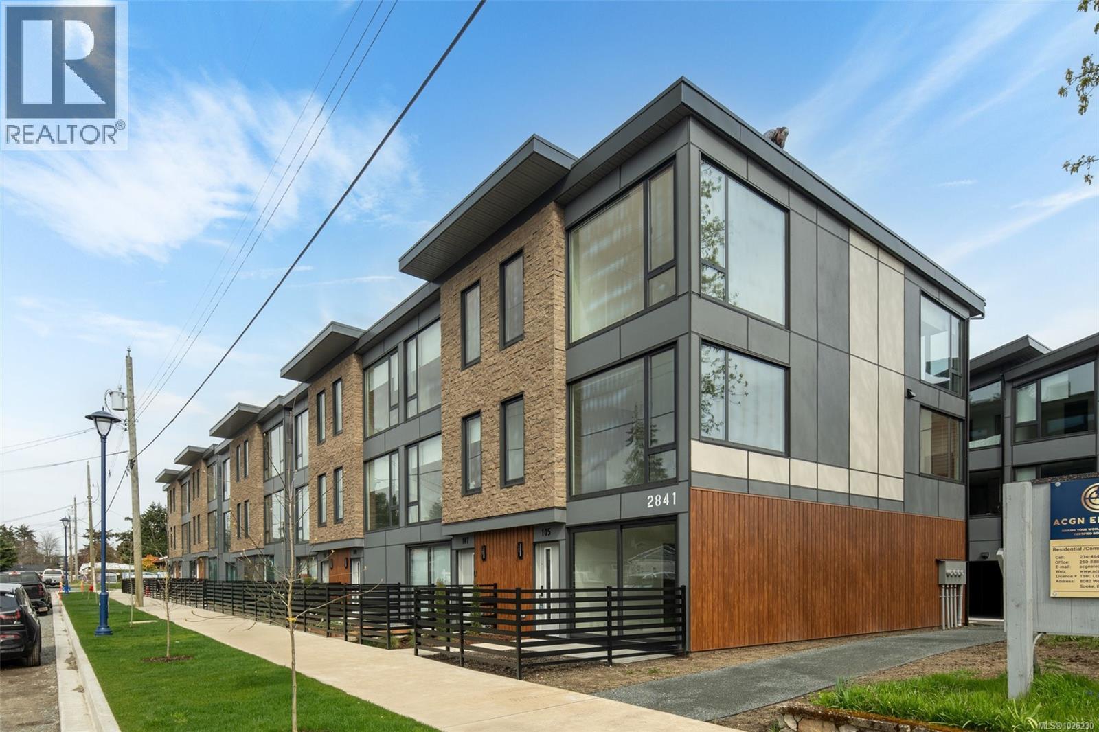 #134 916 Orono Ave - 3