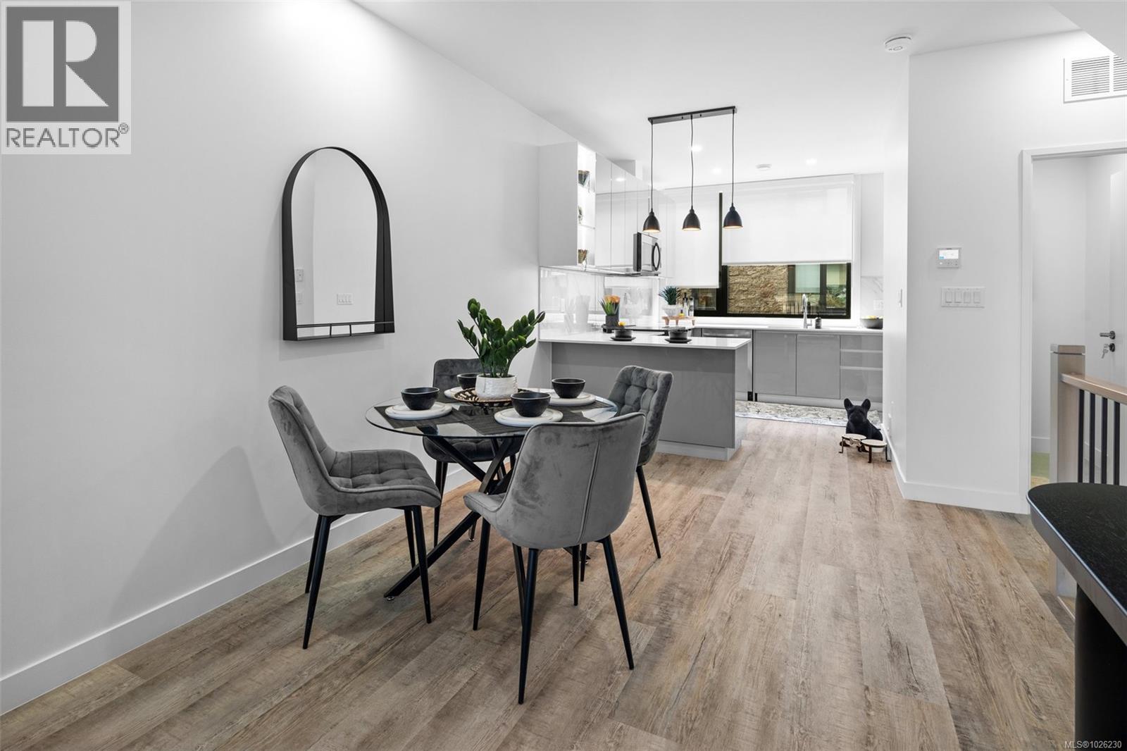 #134 916 Orono Ave - 15