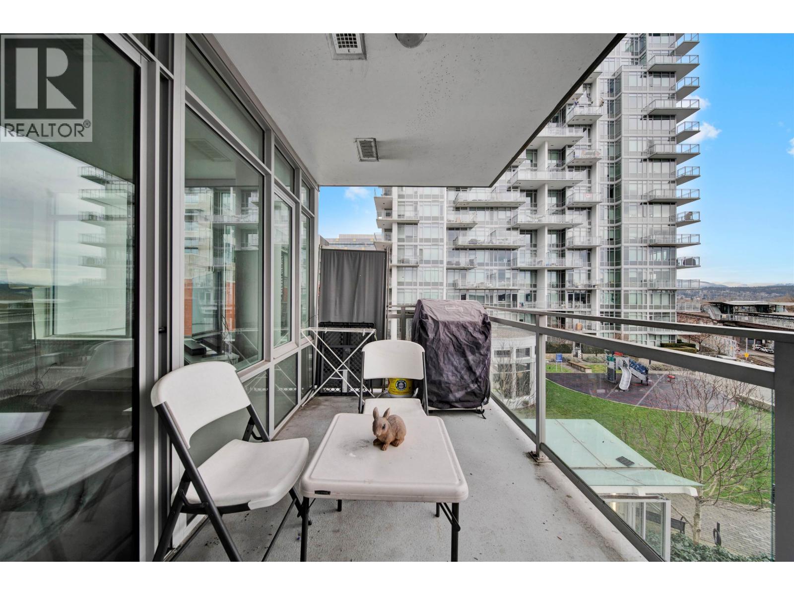 307 200 NELSON'S CRESCENT, New Westminster