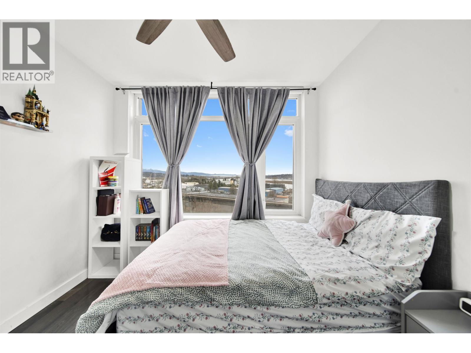 307 200 NELSON'S CRESCENT, New Westminster