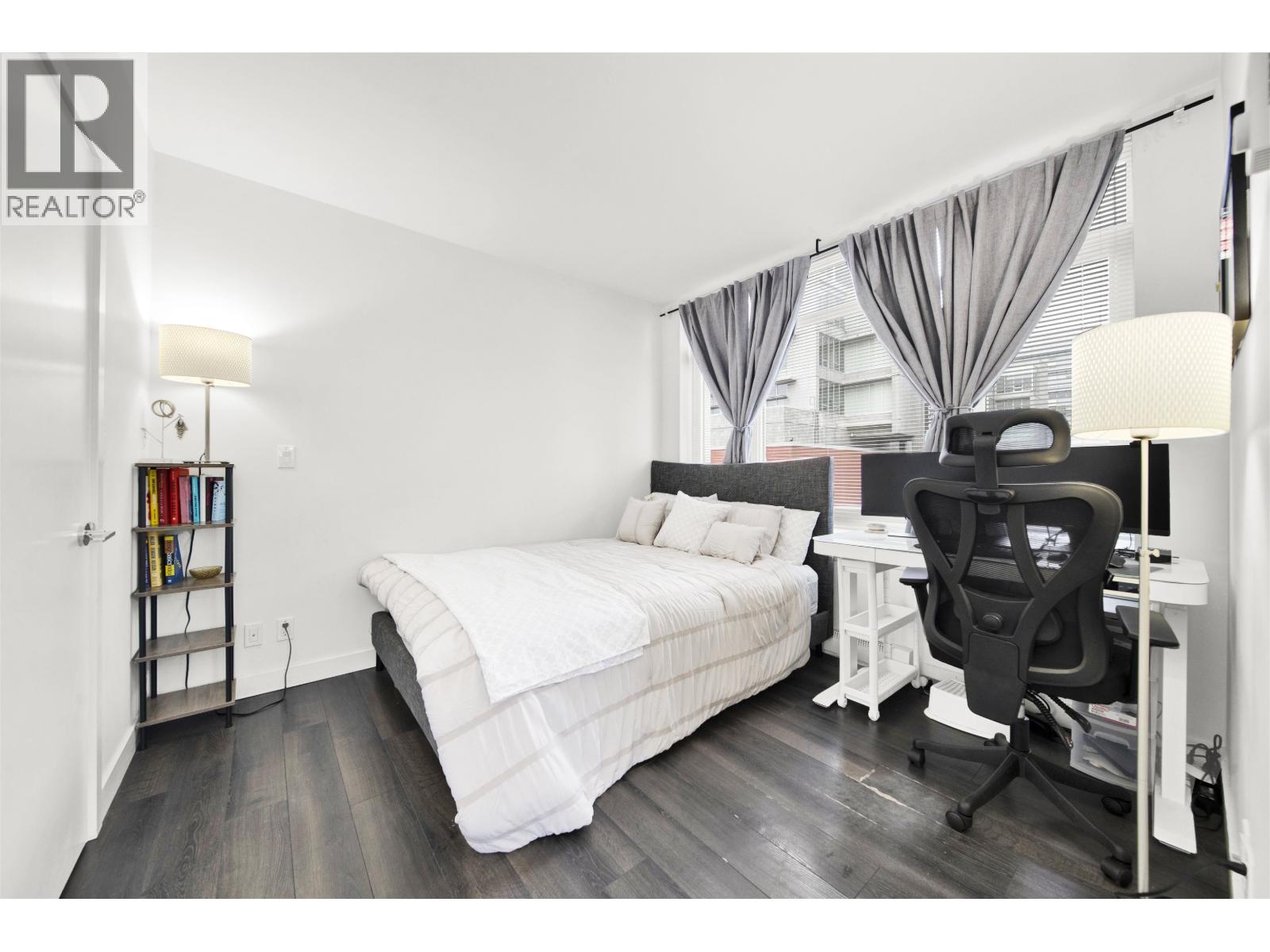 307 200 NELSON'S CRESCENT, New Westminster