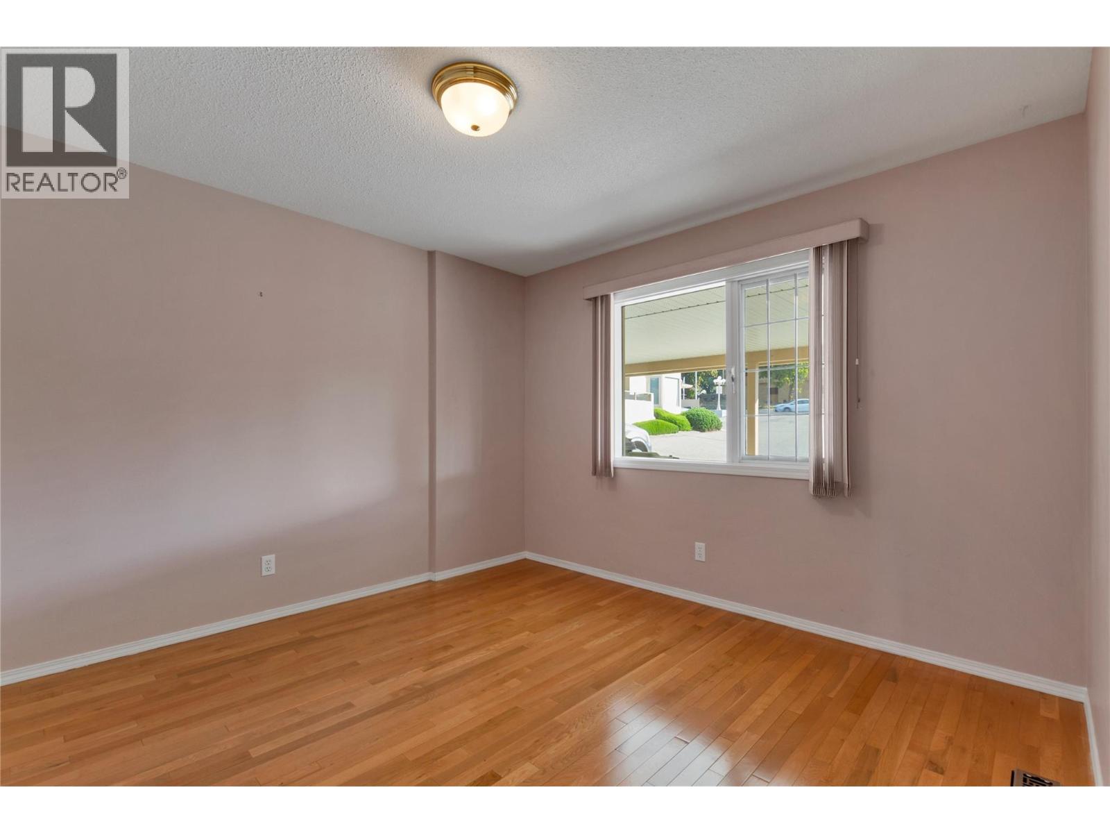 3906 Pleasant Valley Road Unit# 10, Vernon