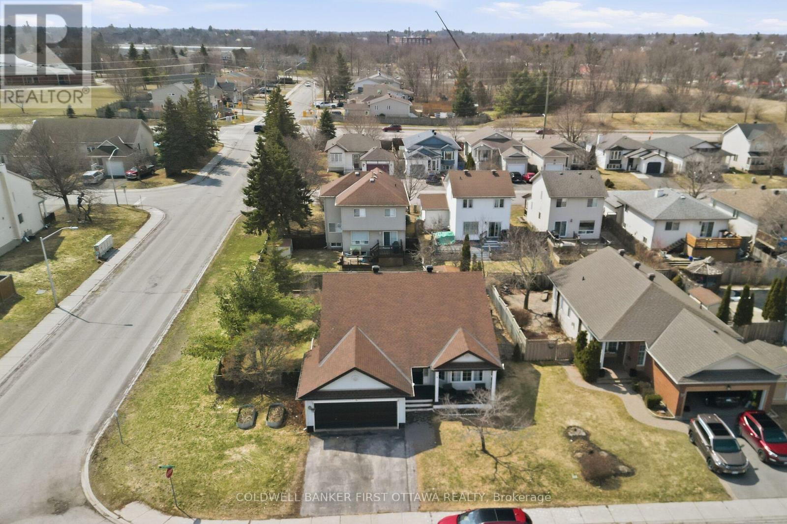 4 MCDIARMID LANE N - 1