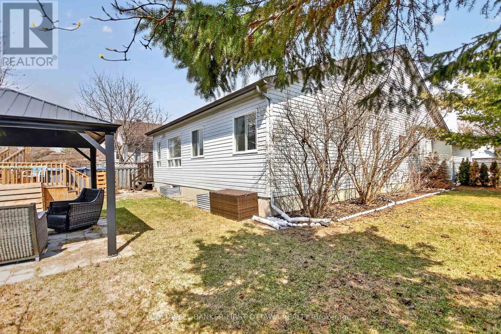 4 MCDIARMID LANE N - 32