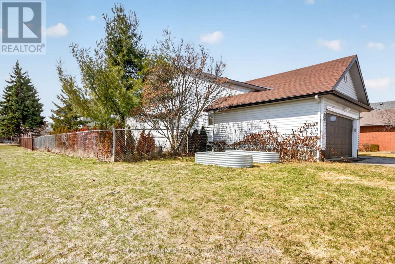 4 MCDIARMID LANE N - 33