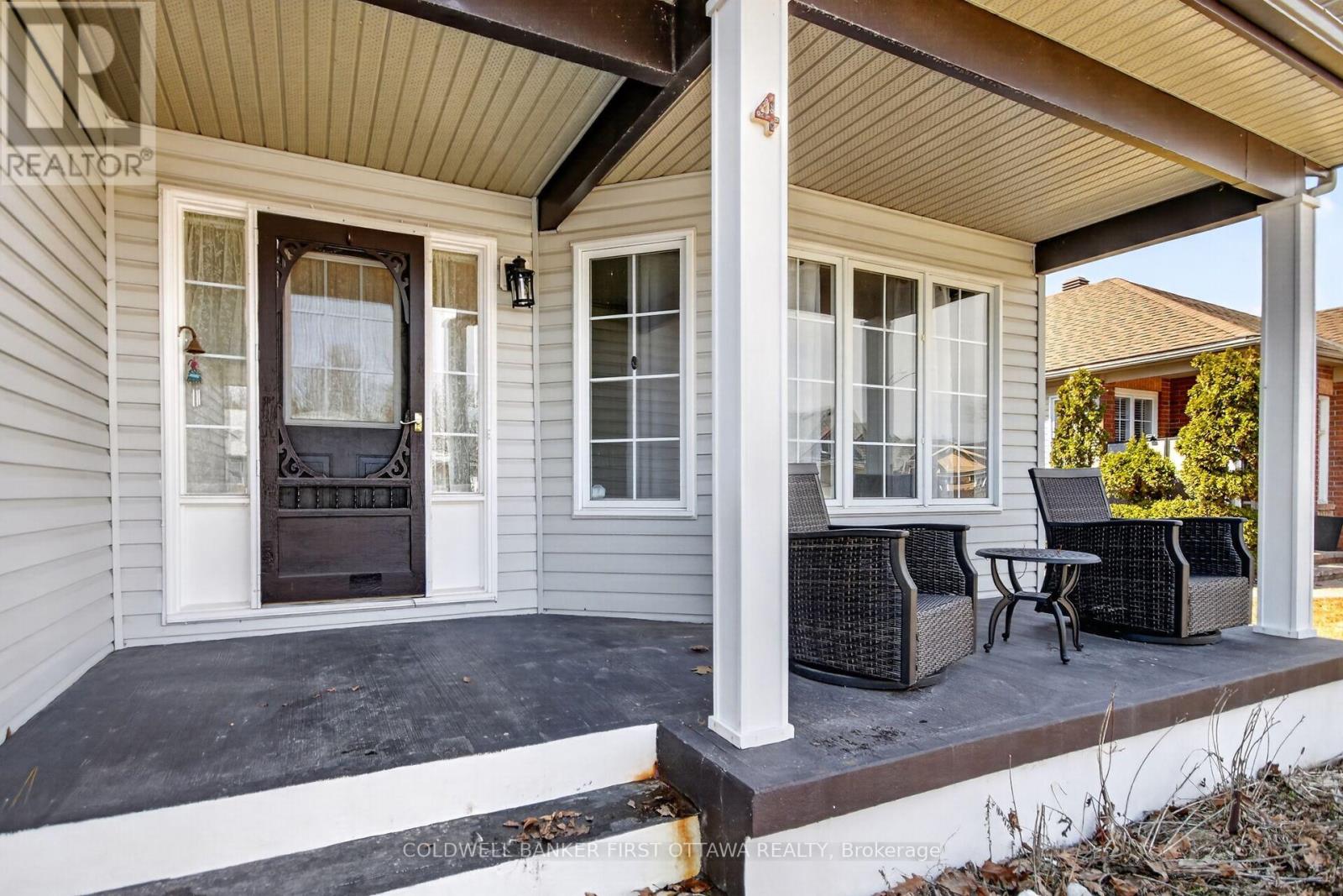 4 MCDIARMID LANE N - 4