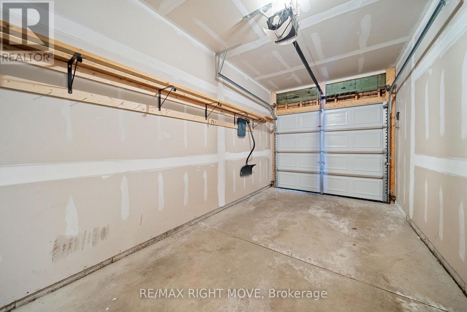3 TAYLOR DRIVE — photo 25