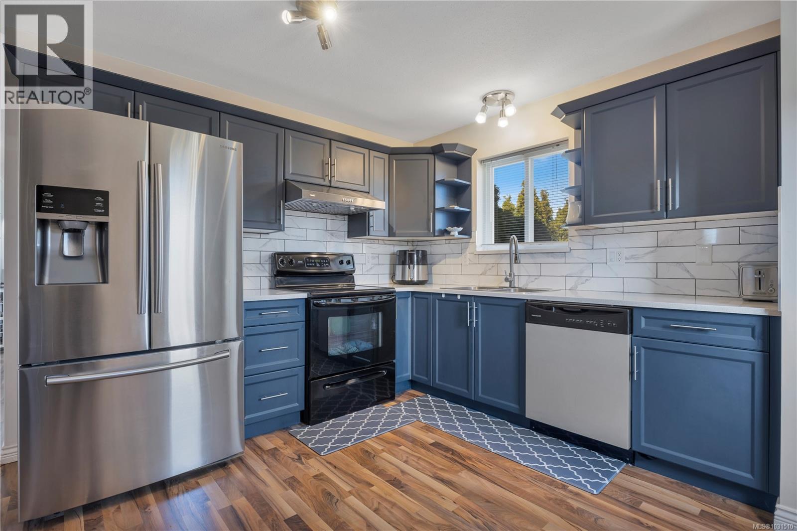 2188 SWALLOW CRES - 12