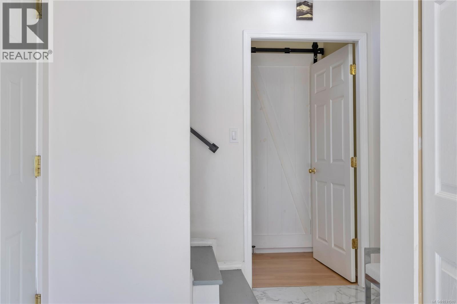 2188 SWALLOW CRES - 30