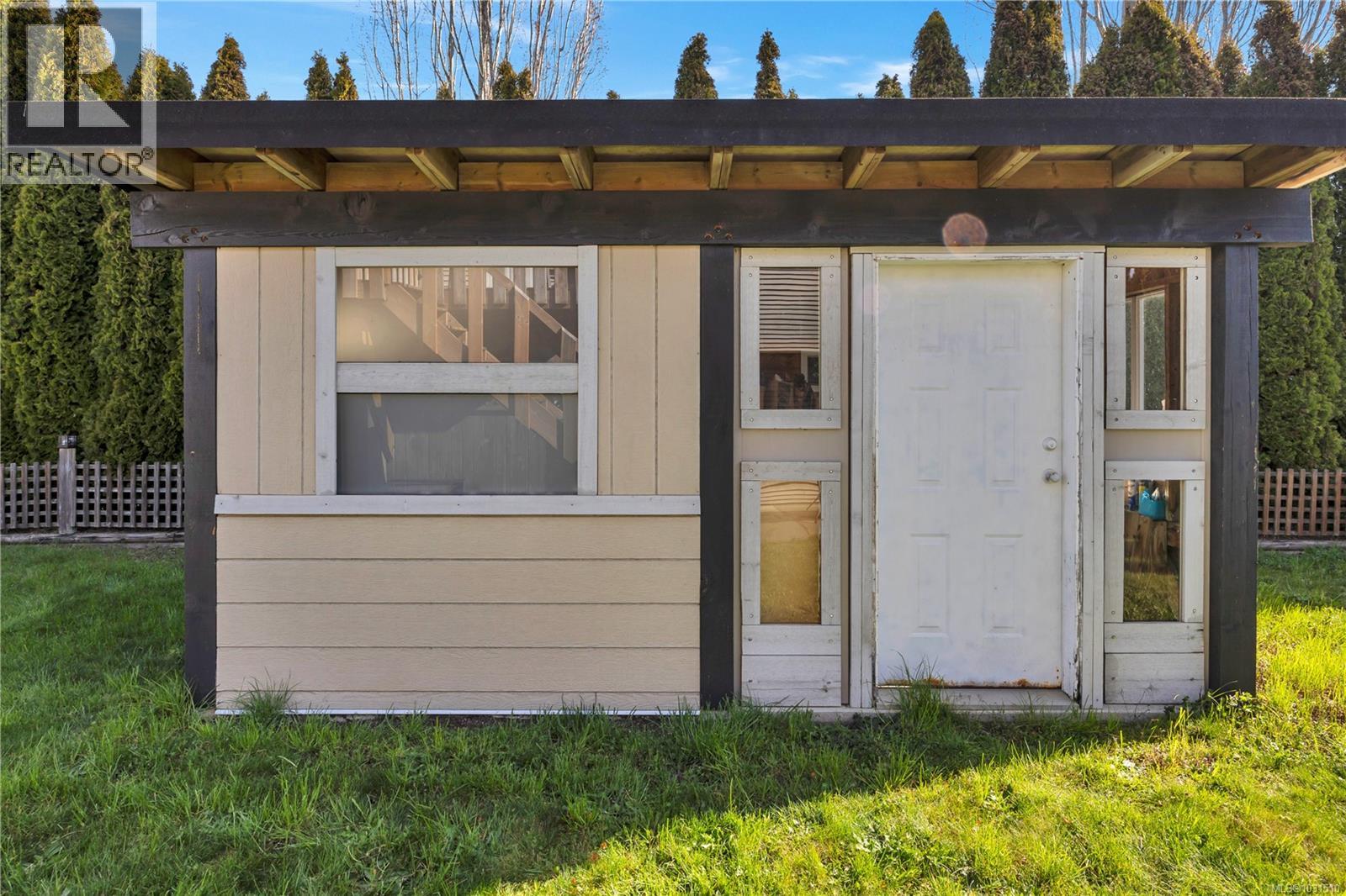 2188 SWALLOW CRES - 33