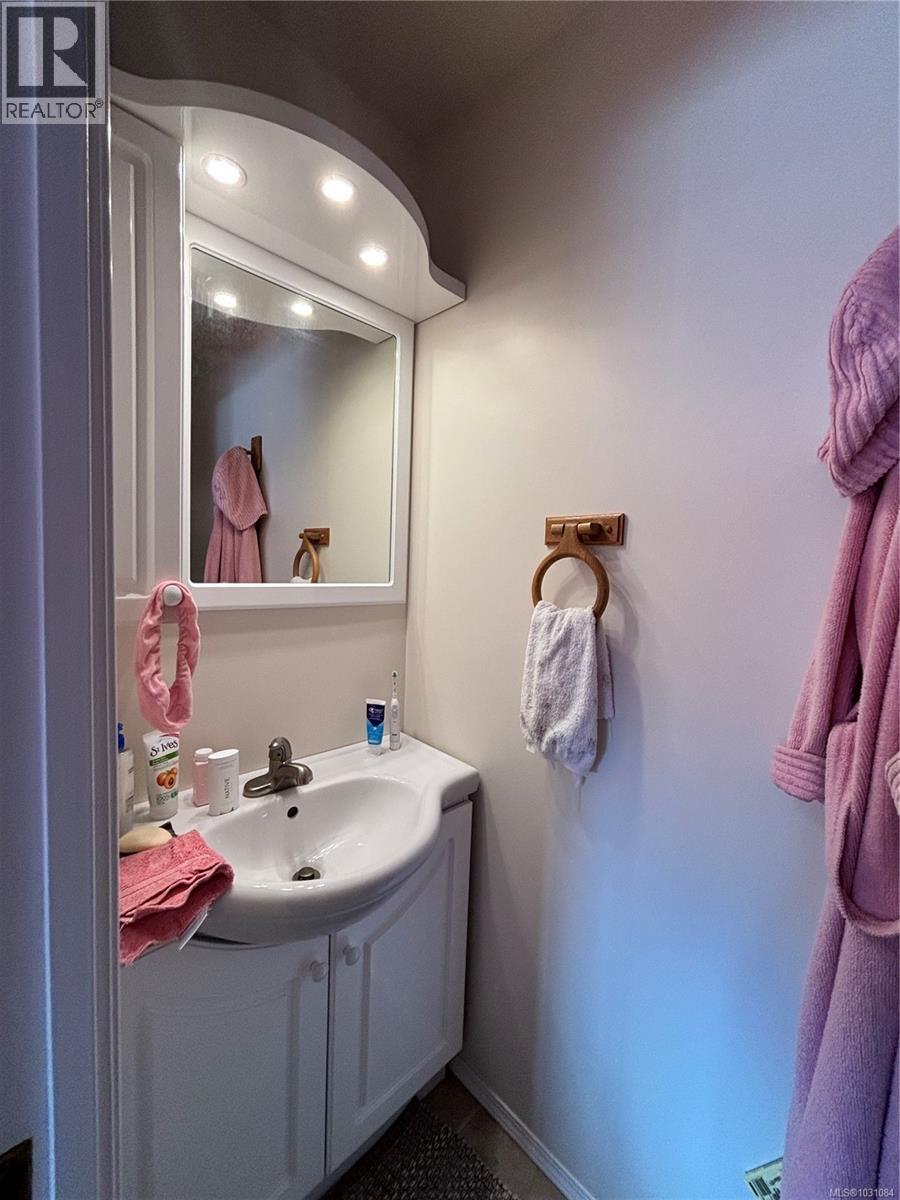 445 CHAMISS CRES - 20