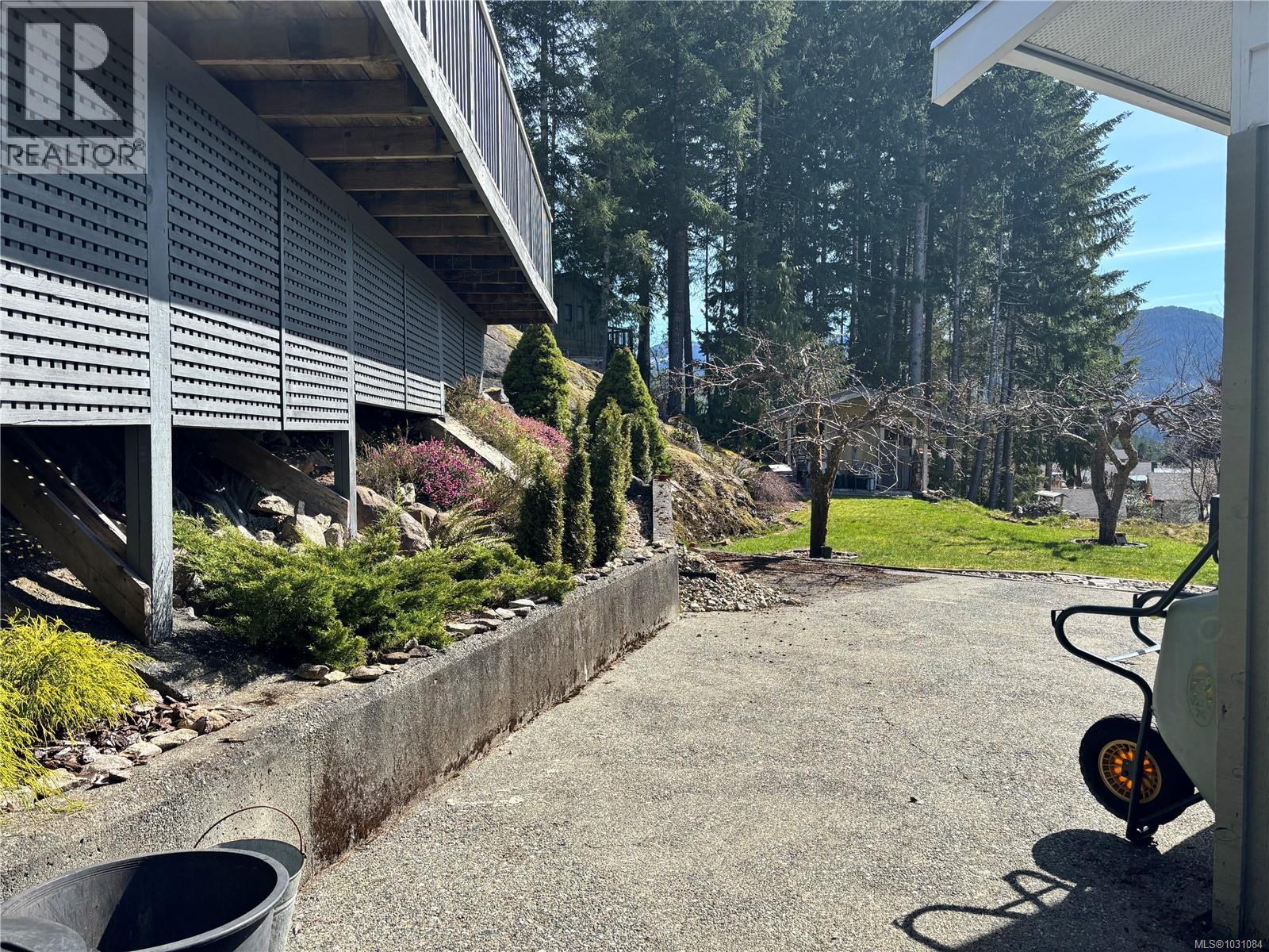 445 CHAMISS CRES - 31