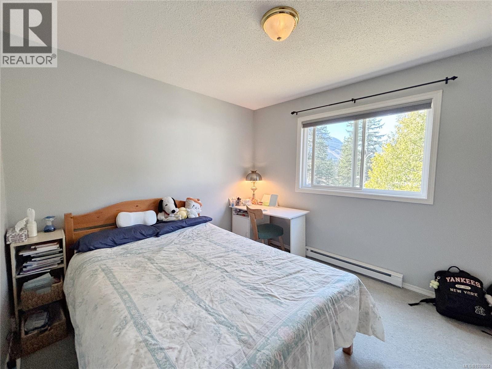 445 CHAMISS CRES - 9