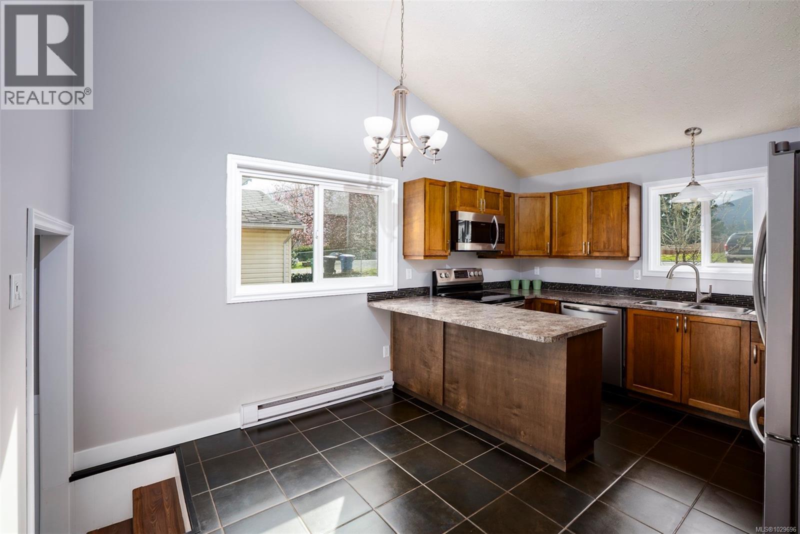 650 HAMILTON AVE - 18