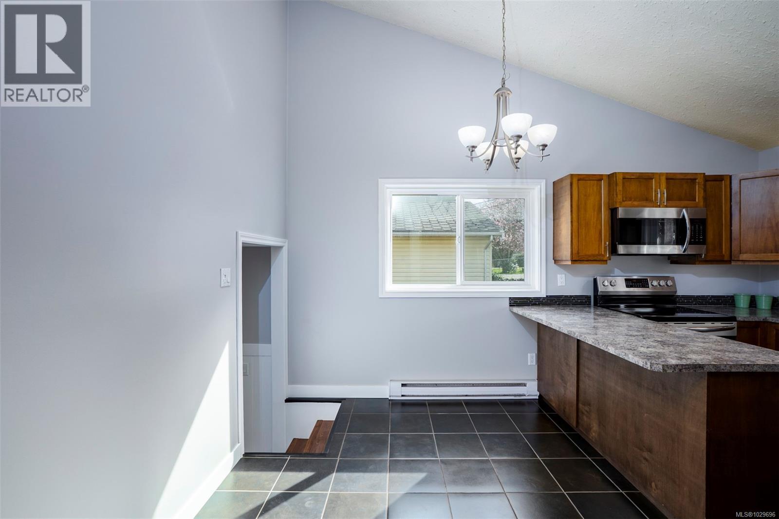 650 HAMILTON AVE - 17