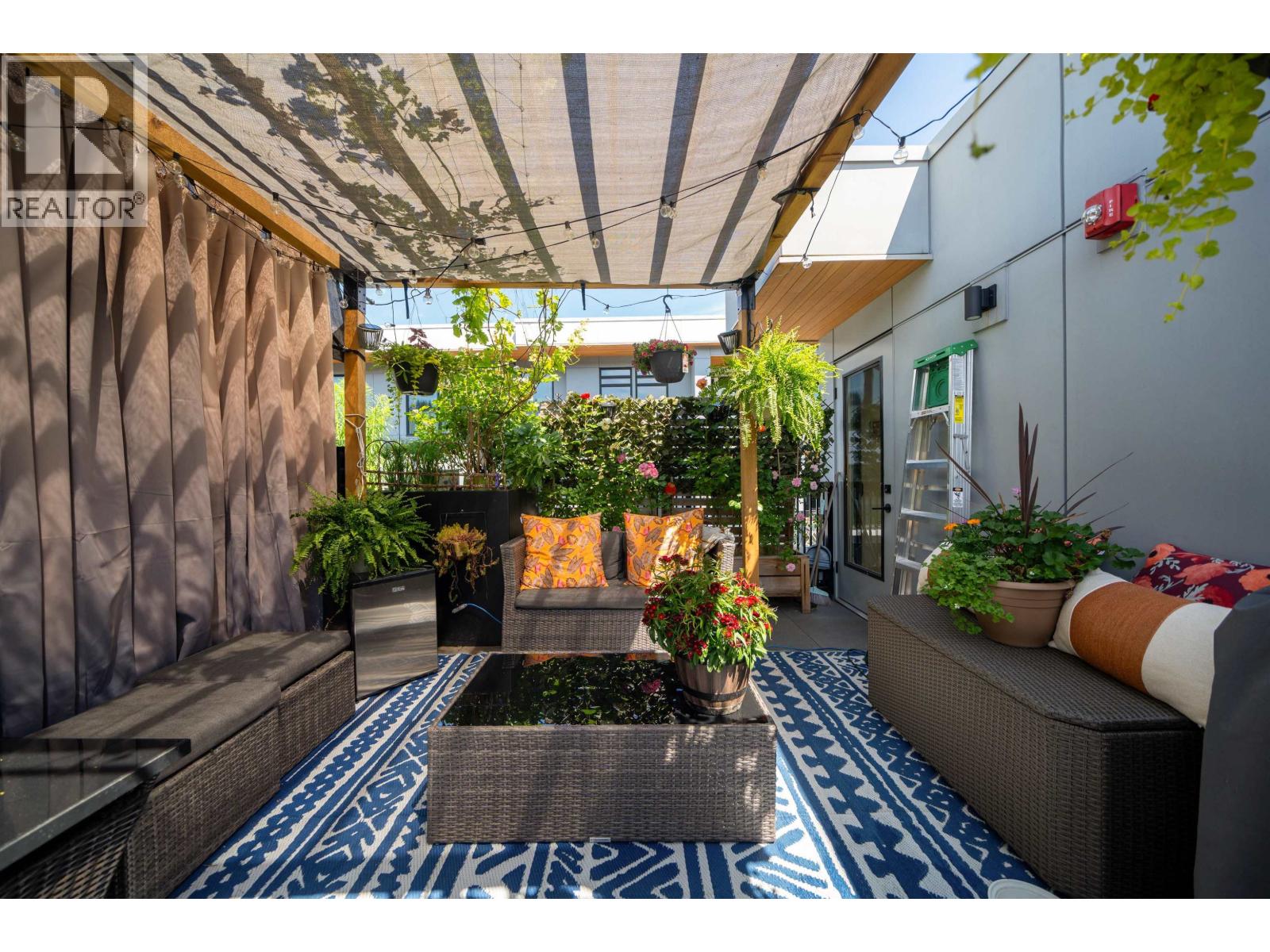 6 83 MOODY STREET, Port Moody